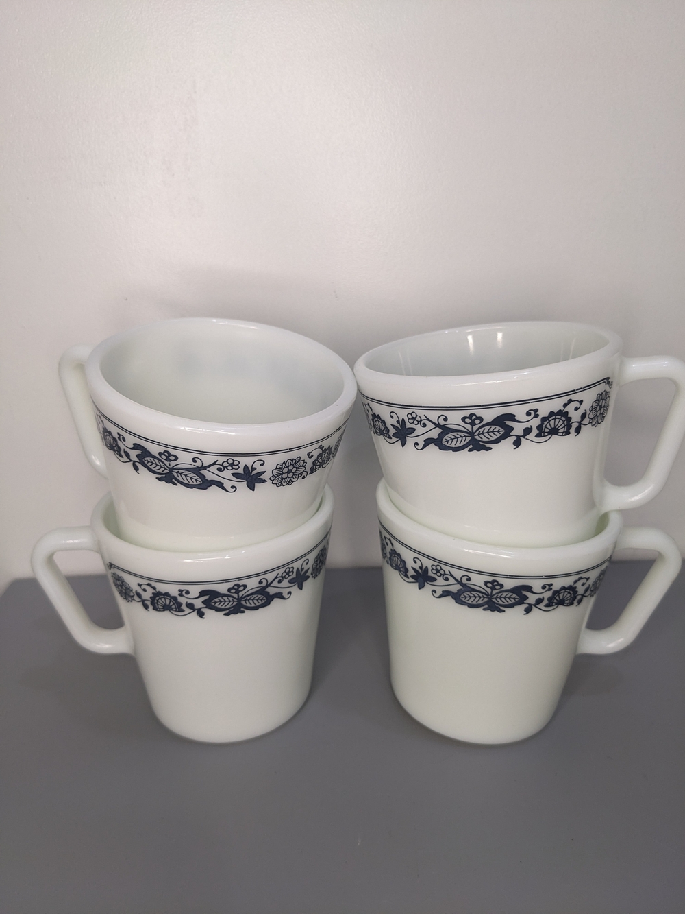 Pyrex White Opal Glass Mugs Set Of Four Blue Floral Rim Vintage Kitchenware